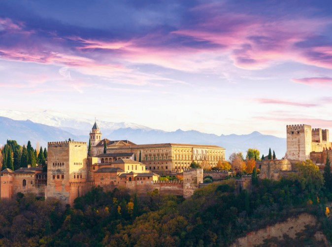 030_Al Andalus - Stadtburg Alhambra in Granada - Kavita fotolia - Lernidee Reisen - Schoene Aussichten Touristik